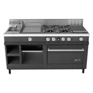 Una cocina comercial negra con horno, múltiples quemadores de gas, parrilla, plancha plana y freidora integrada. La unidad tiene perillas de control en el frente y un estante de almacenamiento abierto en el lado izquierdo.